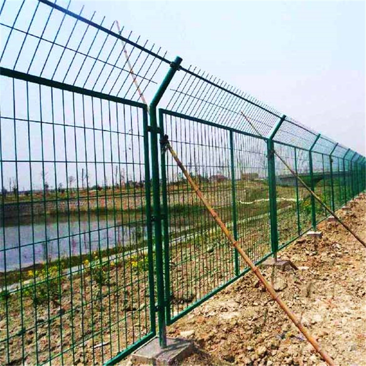 水庫兩旁隔離網圖片1