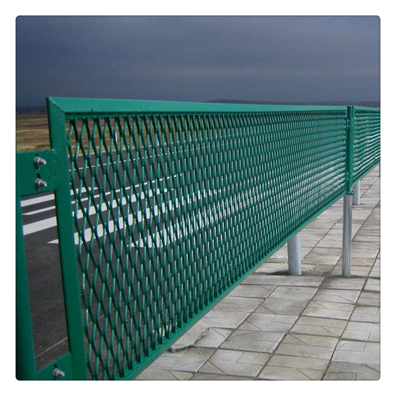 鋼板網護欄圖片2