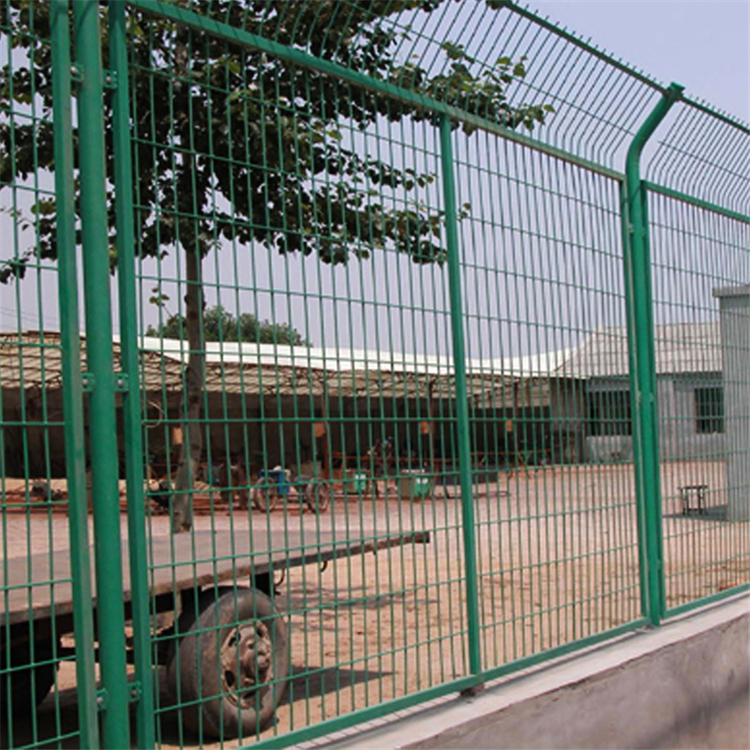 浸塑公路框架護欄網圖片3