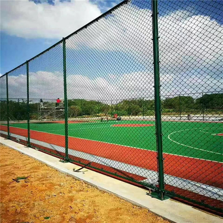 包塑防腐球場圍網(wǎng)圖片2 包塑防腐球場圍網(wǎng)圖片2